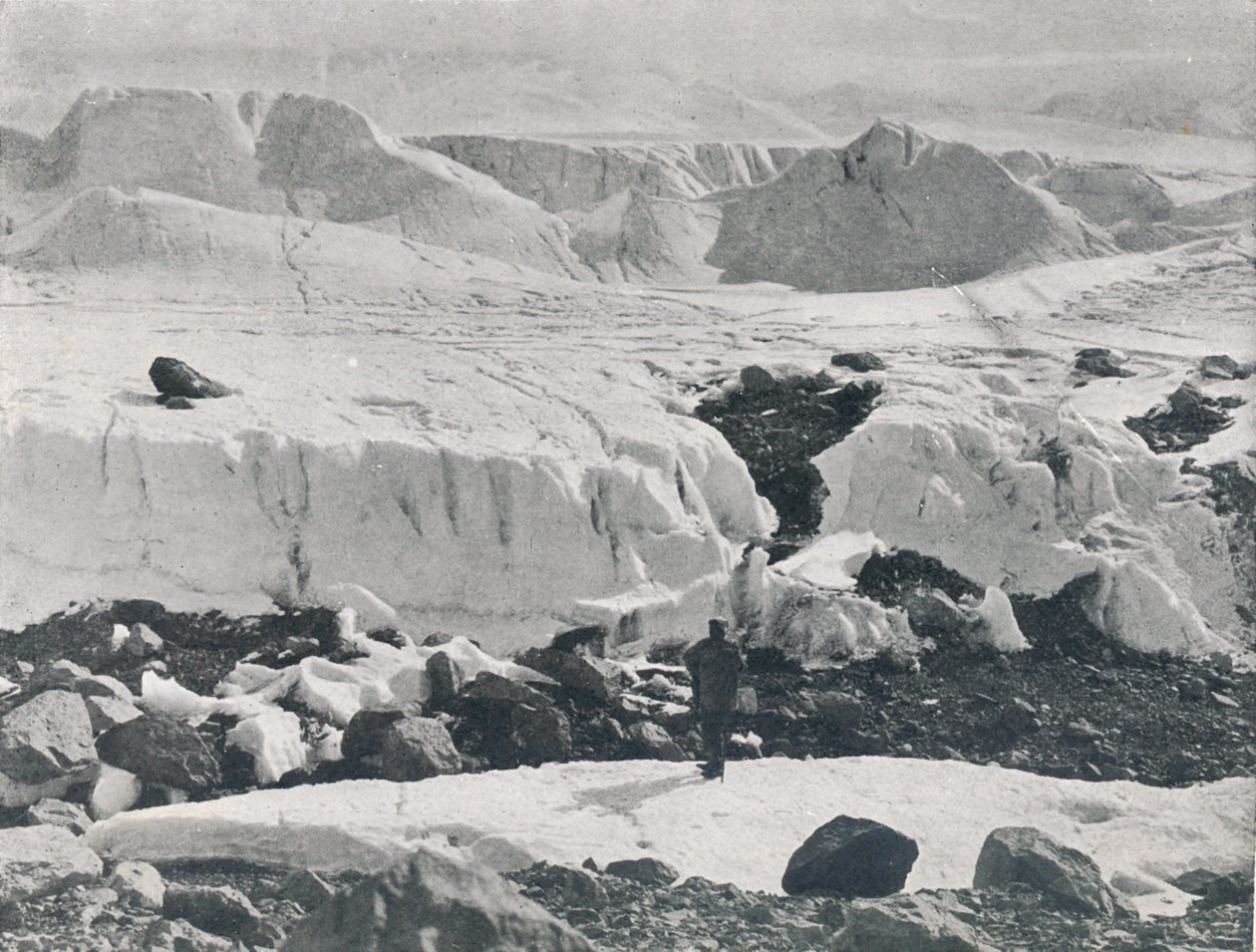 الجليد المنحوت عند مدخل بريستلي الجليدي ، c1911 ، 1913 بواسطة ج. موراي ليفيك