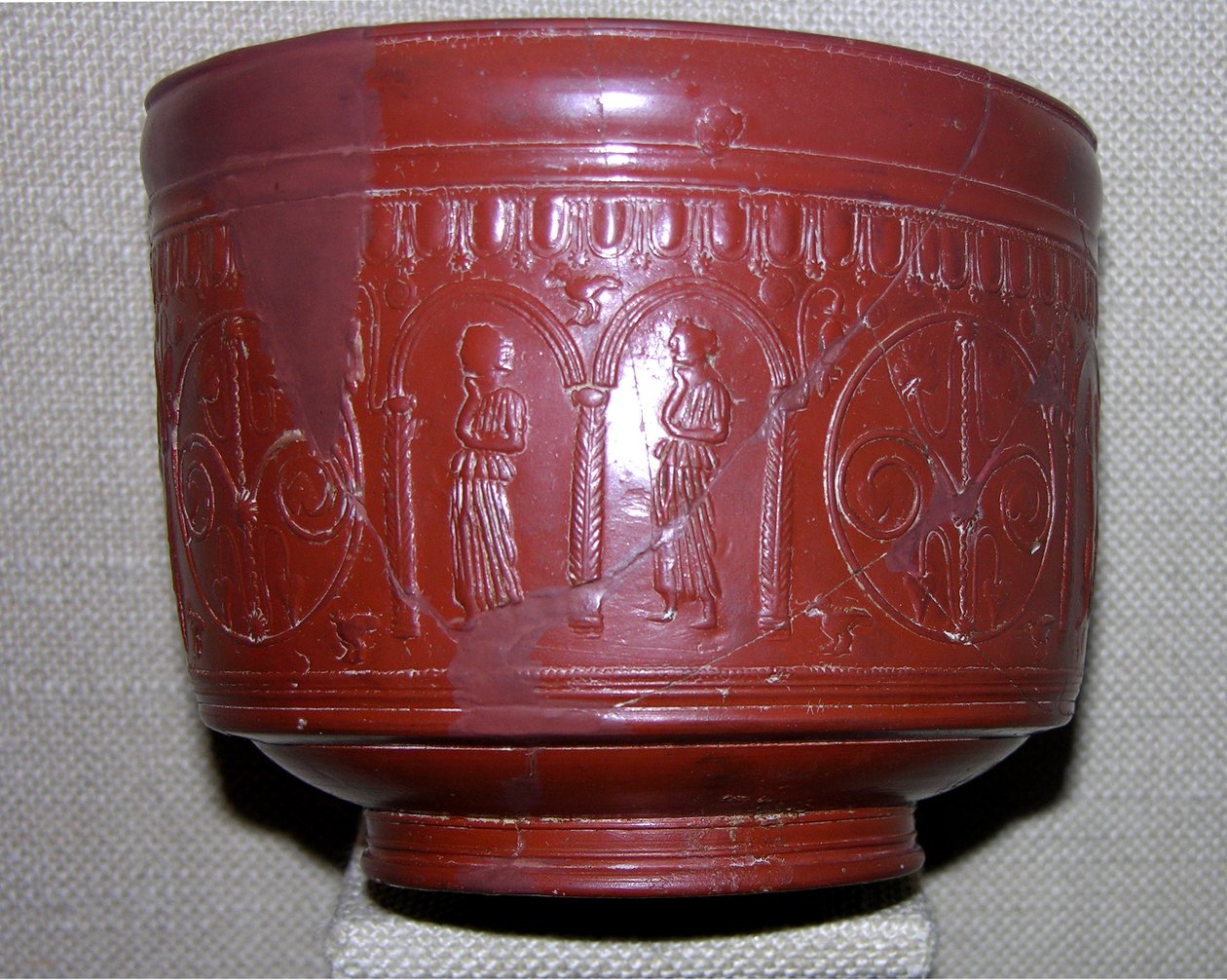كأس دراغوندورف ، من Graufesenque ، c.150 قبل الميلاد (الطين) بواسطة جالو رومان