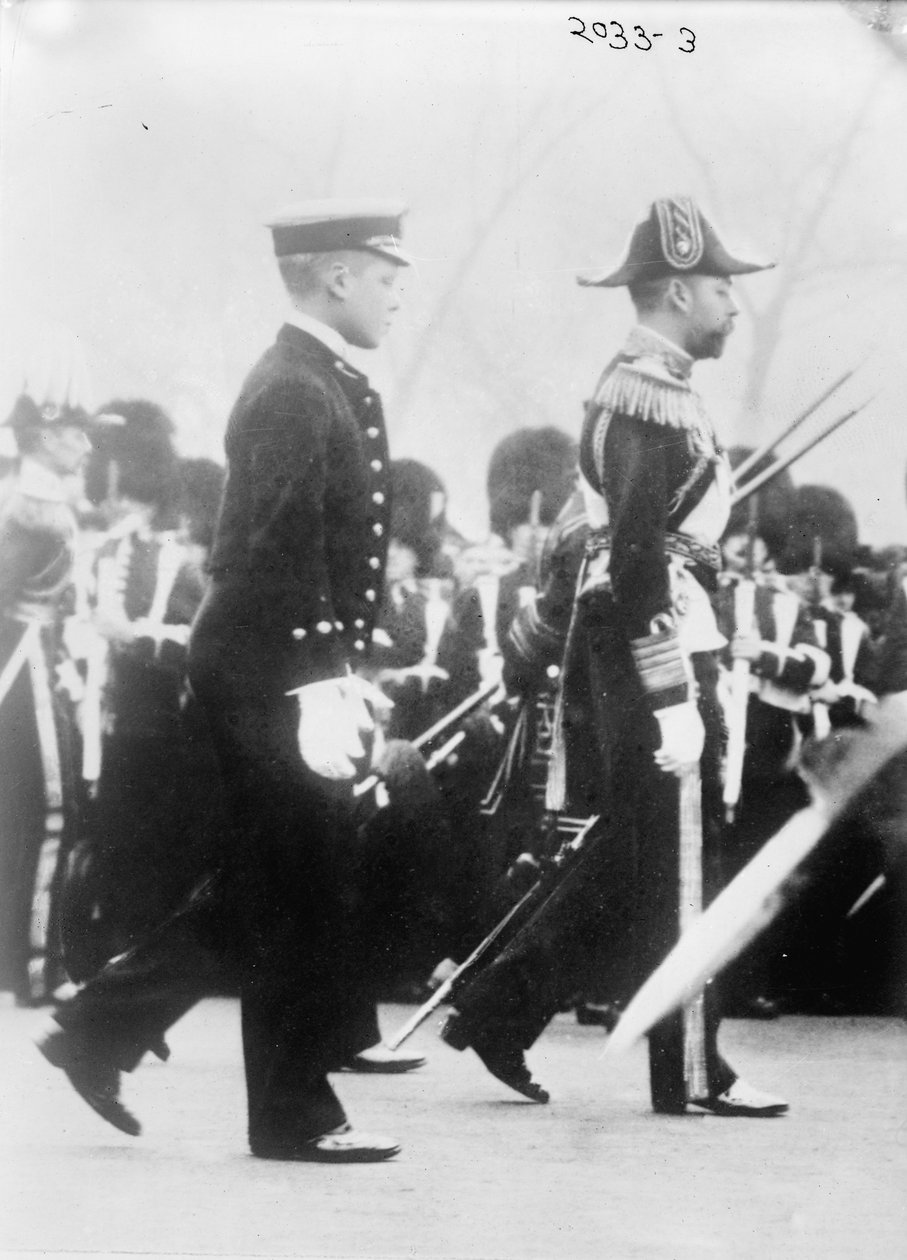 الملك جورج الخامس مع دوق كورنوال في موكب جنازة الملك إدوارد السابع ، 1910 بواسطة جورج جرانثام باين