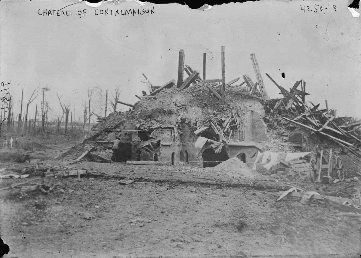 أطلال القصر في Contalmaison بعد معركة السوم ، 1916 بواسطة جورج جرانثام باين