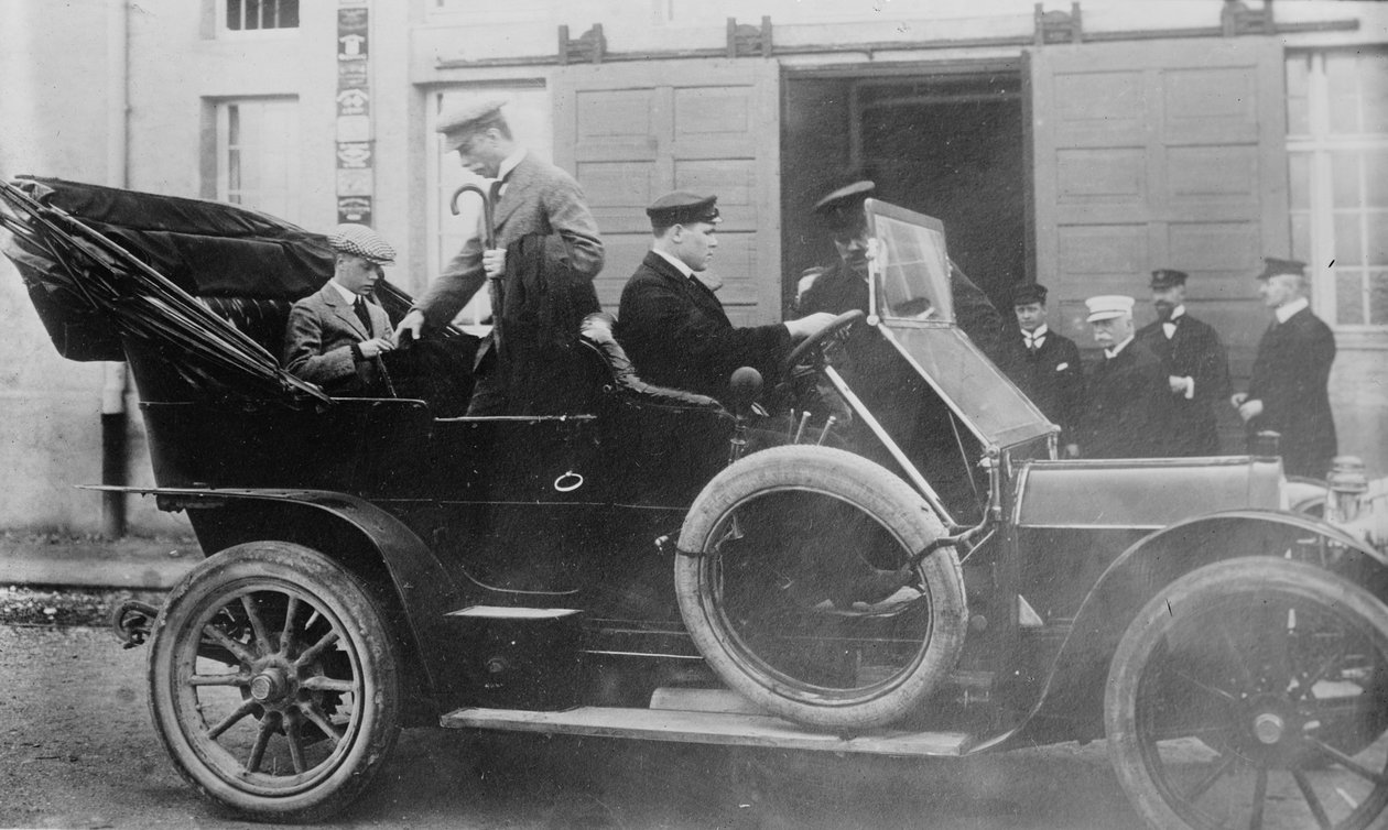 أمير ويلز في Zeppelin يعمل في Friedrichschafen ، 1913 بواسطة جورج جرانثام باين