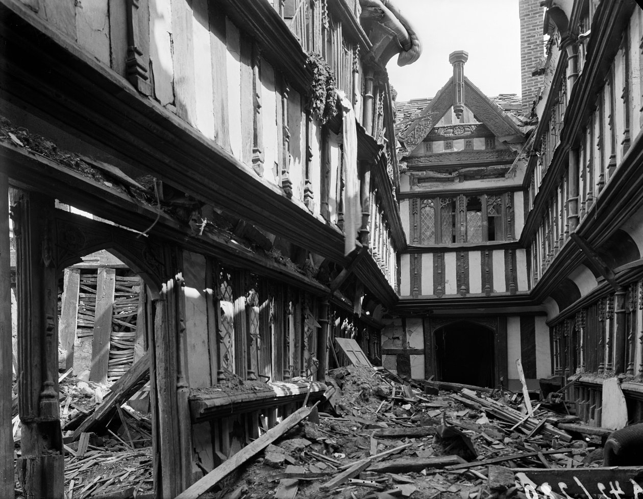 الأضرار التي لحقت بالقنابل في مستشفى فورد ، Greyfriars Lane ، كوفنتري ، 1941. بواسطة جورج برنارد ماسون