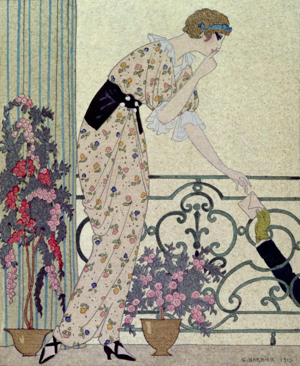 "Gazette du Bon Ton"، لوحة أزياء من "N'en Dites Rien"، سيدة تقف على الشرفة تتلقى رسالة بواسطة جورج (بعد) الحلاق