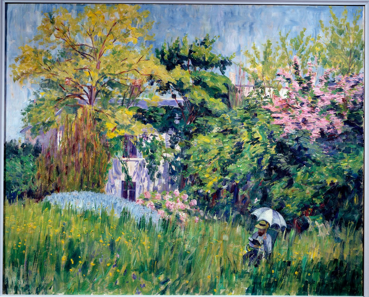 حديقة Bonnieres يوجد للقارئ عشب طويل تحت مظلة. لوحة جورجيت أغوت (1867-1922) 1909-1910. زيت على قماش ، ٨١ × ١٠٠ سم. غرونوبل ، متحف الفنون الجميلة - الحديقة في Bonnieres. قارئ تحت مظلة في عشب طويل. بنسلفانيا بواسطة جورجيت أجوت