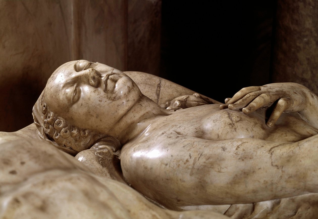 نصب جنائزي لهنري الثاني (1519-1559) وكاترين دي ميديسي (كاترينا دي ميديشي) (1519-1589) صنعه جيرمان بيلون (1535-1590) من الرخام. تفاصيل ملكة فرنسا. 1563-1572. يقع في Rotonde des Valois المعروف أيضًا باسم Chapel des Valois. باس بواسطة جيرمان بيلون