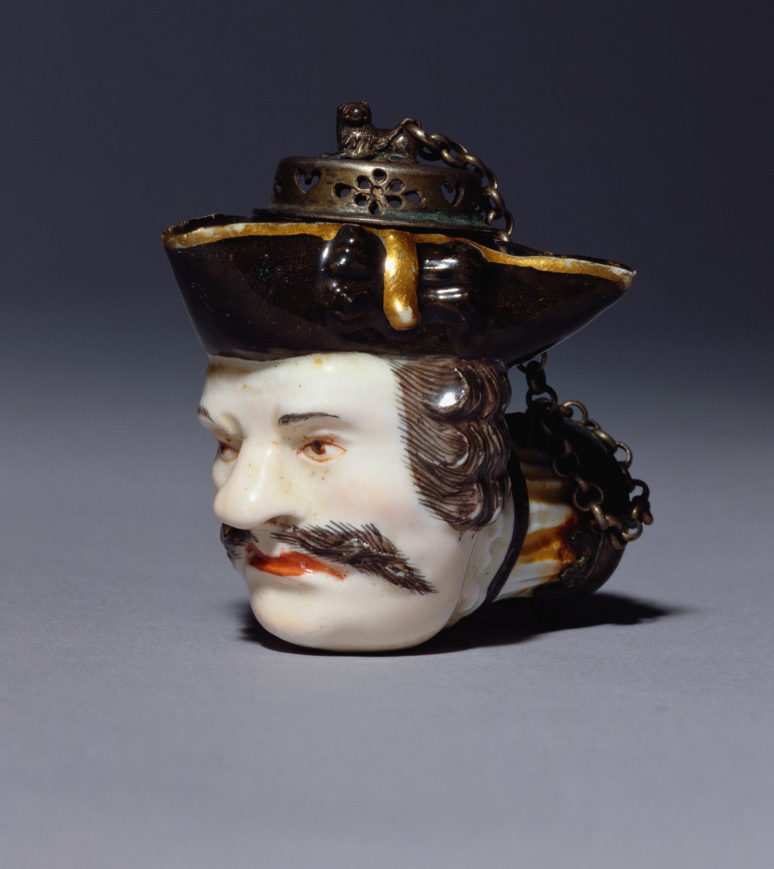 وعاء أنبوبي صورة Meissen على غرار رأس Schmiedel ، حوالي 1750 (خزف) بواسطة المدرسة الألمانية