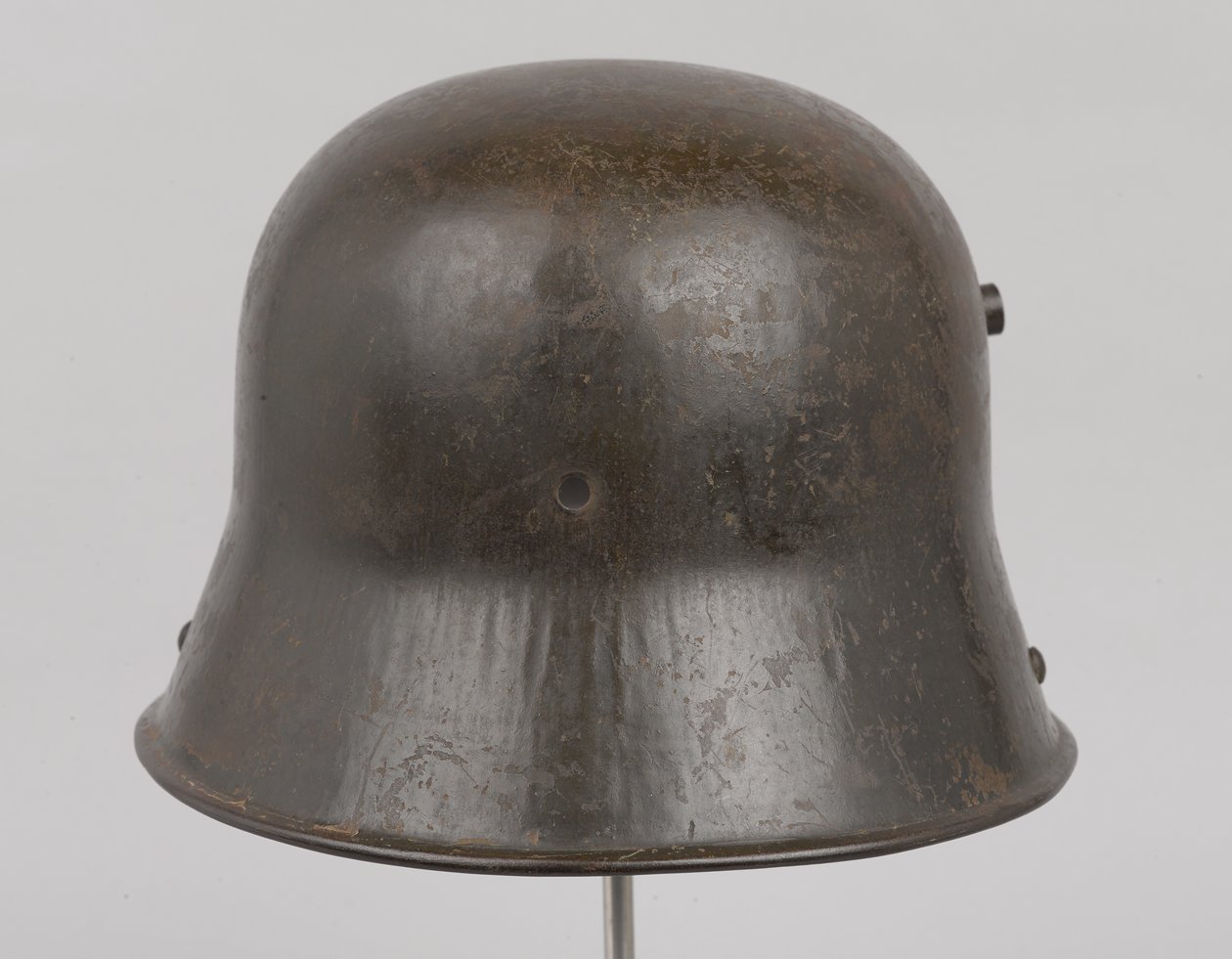 خوذة فولاذية ألمانية أو "Stahlhelm" ، حوالي عام 1916 (خوذة) بواسطة المدرسة الألمانية