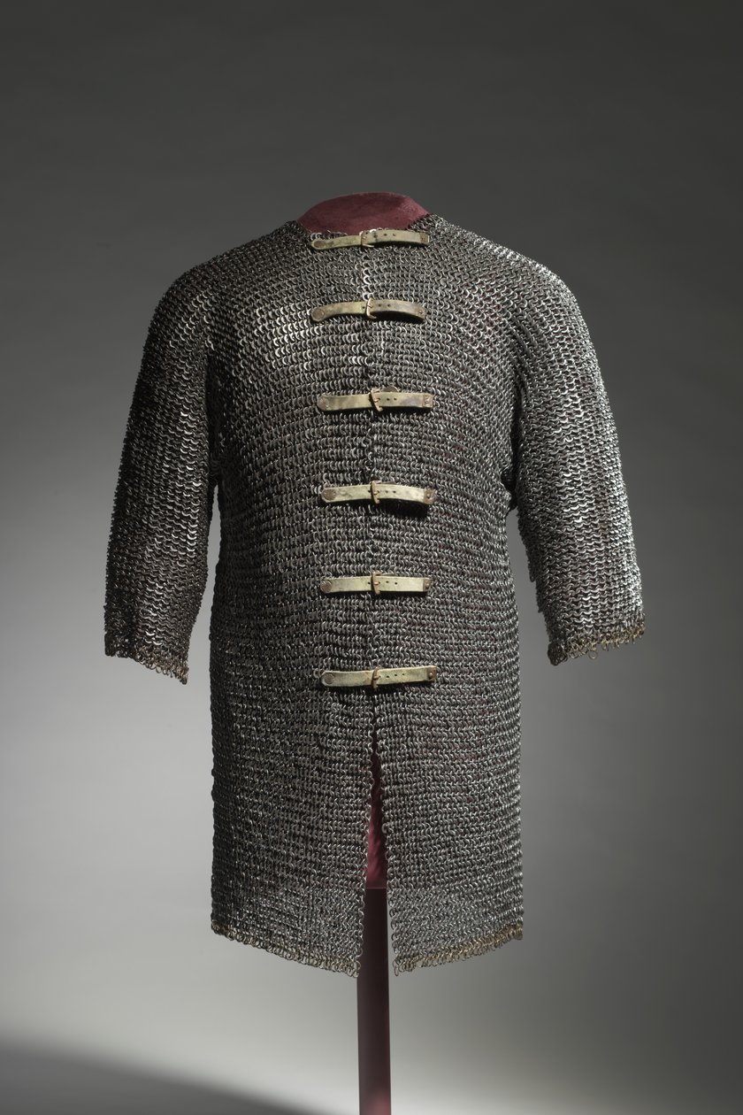 Hauberk ، حوالي 1400-1450 (حلقات من الصلب والنحاس ، مُثبتة بأبازيم وأشرطة حديثة) بواسطة المدرسة الألمانية