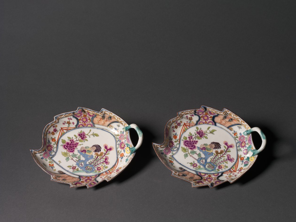 طبق أوراق من مصنع Meissen Porcelain Factory بواسطة المدرسة الألمانية