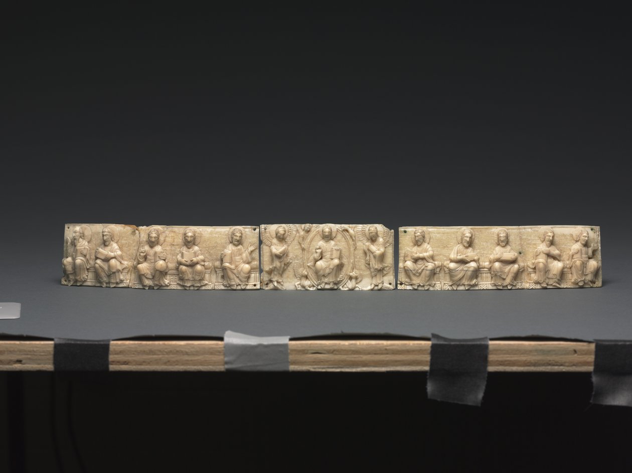 لوحة من مذبح محمول: المسيح والرسل ، وادي الراين السفلى ، 1050-1100 بواسطة المدرسة الألمانية