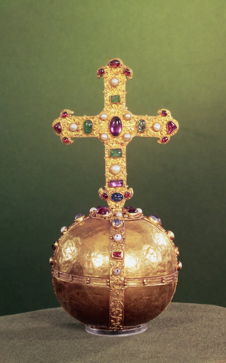 The Imperial Orb of the Roman Roman Emperors ، ألمانيا الغربية ، أواخر القرن الثاني عشر (كتلة راتينجية مغطاة بورق ذهبي ، مزين باللؤلؤ) بواسطة المدرسة الألمانية