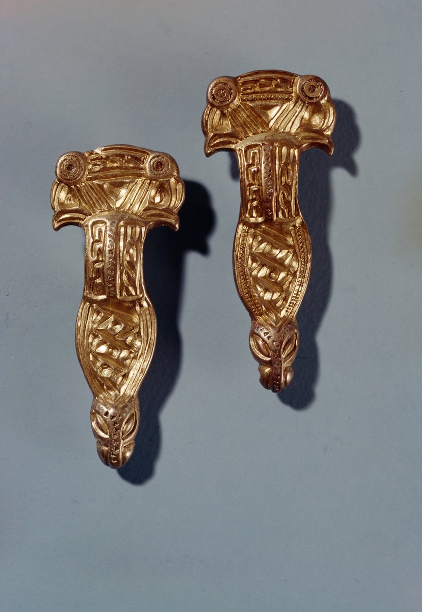 Thueringer Fibulas برؤوس الطيور ، Stoessen ، النصف الأول من C06 ، (ذهبي) بواسطة المدرسة الألمانية