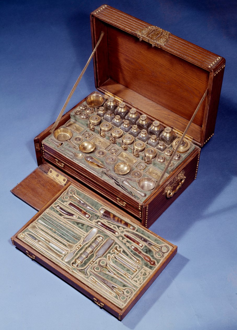 Travel Surgery and Pharmacy Kit. 1640. Augsburg. Decorative Arts, Paris. بواسطة المدرسة الألمانية