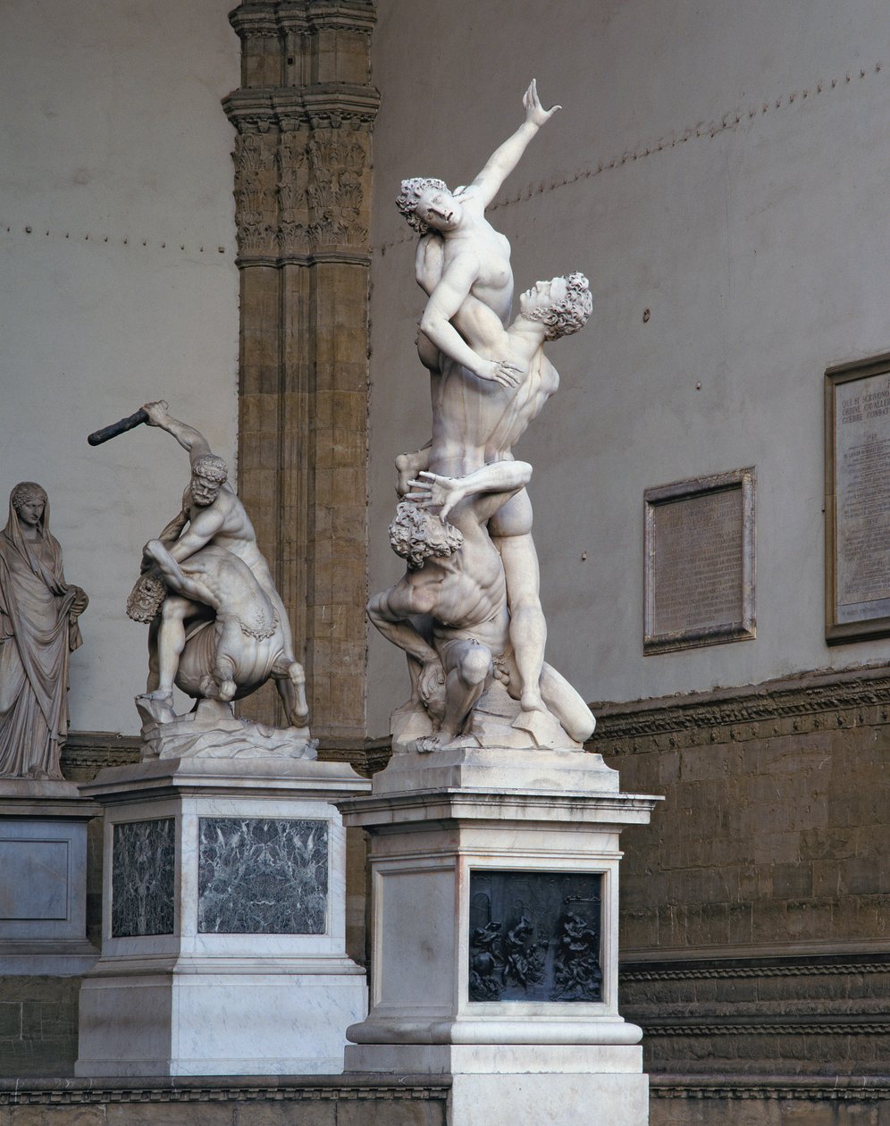 اغتصاب امرأة سابين ، 1574-1582 (رخام) (انظر أيضًا 359413) بواسطة Giambologna