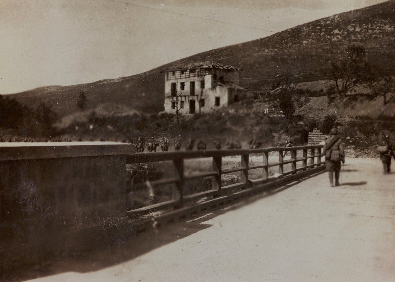 ألبوم "Pictures of War II": جنود إيطاليون في Val Chiusone إلى Podsenica ، 09/1917 (b / w photo) بواسطة جيجليوتشي جيجليوتشي