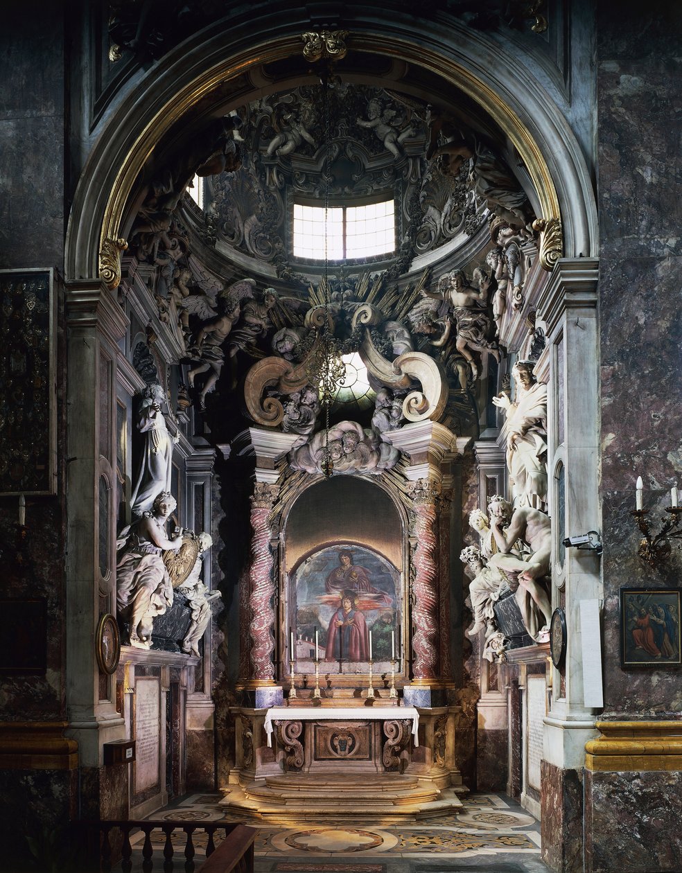 Feroni chapel, with sculptures by Giovanni Battista Foggini (1652-1725), Basilica of Santissima Annunziata, Florence, Tuscany, Italy بواسطة جيوفاني باتيستا فوجيني