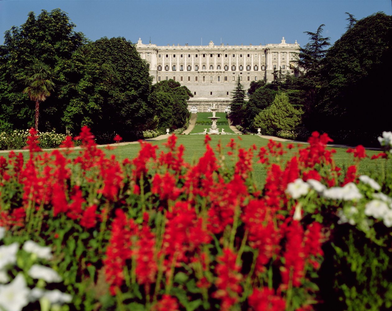 Palacio Real من الحدائق ، بدأ في عام 1738 بواسطة جيوفاني باتيستا ساكيتي