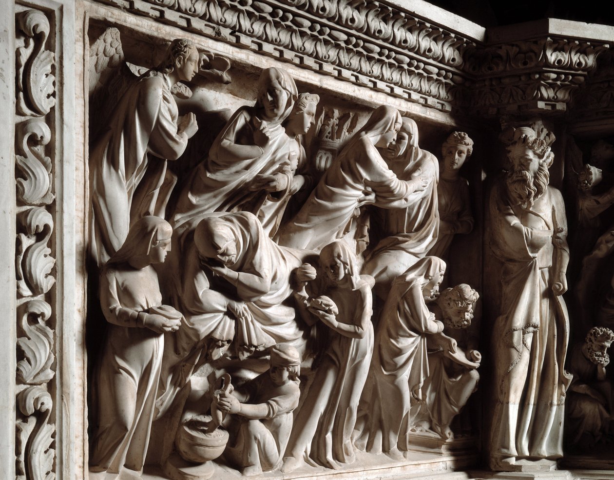 Detail of the reliefs of the Chair realized by Giovanni Pisano (1248-1314): the annunciation, the visitation and the birth of John the Baptist (Detail of the reliefs of the marble pulpit, annunciation, visitation et birth of St John Baptist) 1302-1311 Cath بواسطة جيوفاني بيسانو