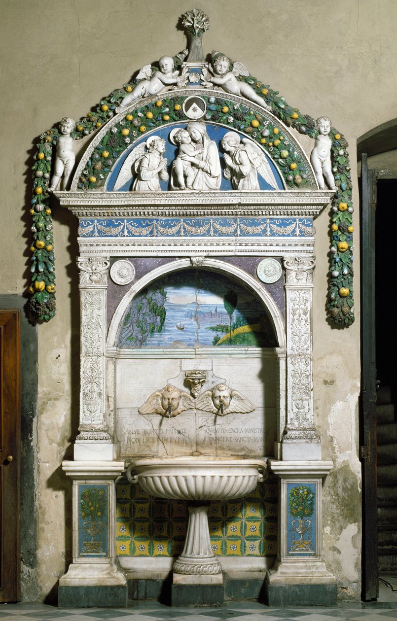 نافورة Decoree ذات نقش مرتفع من الرخام والطين من قبل جيوفاني ديلا روبيا (1469-1529) 1498. Sacristy of Santa Maria Novella ، فلورنسا بواسطة جيوفاني ديلا روبيا