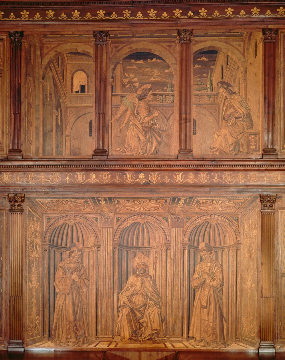 خزائن ما بعد الترميم في شمال Sacristy (Sacrestia delle Messe) التي تصور البشارة والأسقف المحاصر (الخشب المطعم) (انظر 143298) بواسطة جوليانو دا ميانو