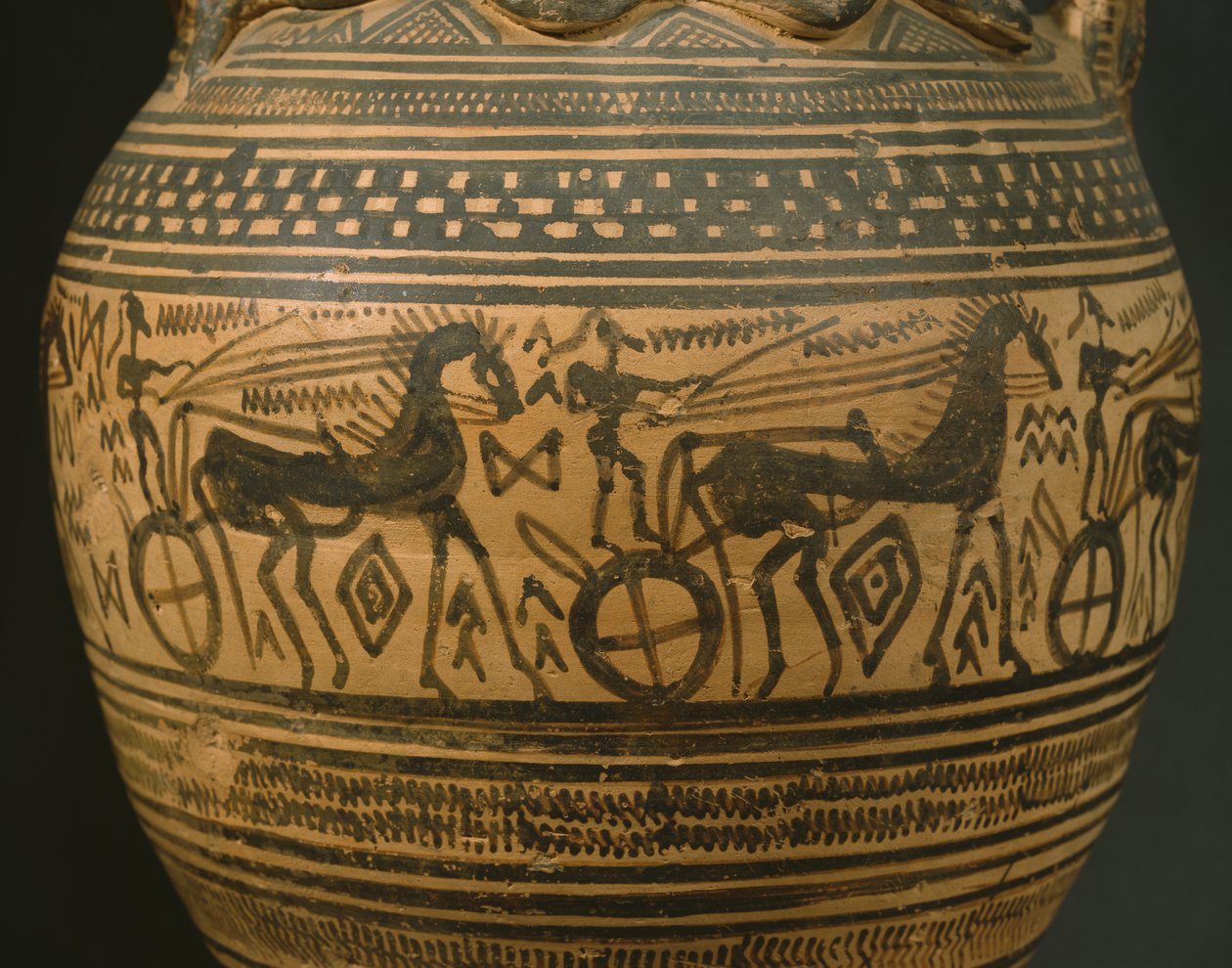 أمفورا علية ، الفترة المتأخرة هندسية II B (c.720-700 قبل الميلاد) (الطين المطلي) (التفاصيل) (انظر أيضًا 346644) بواسطة اليونانية