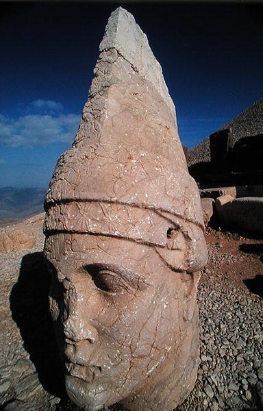 إلهة بواسطة اليونانية