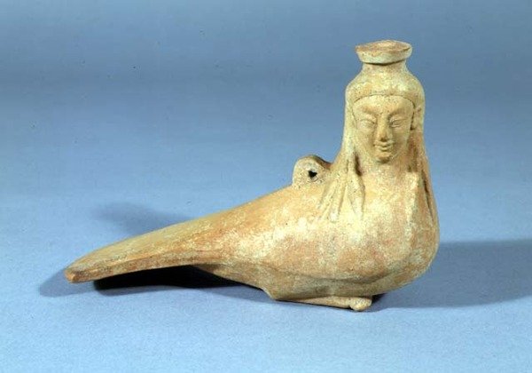 عبوة زيت معطرة على شكل صافرة ، ميليسيان ، 525 قبل الميلاد بواسطة اليونانية