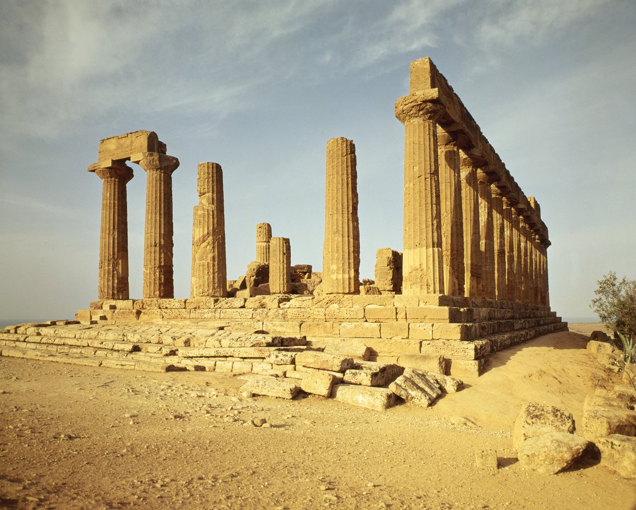 منظر لمعبد هيرا لاسينيا ، c.492 قبل الميلاد بواسطة اليونانية