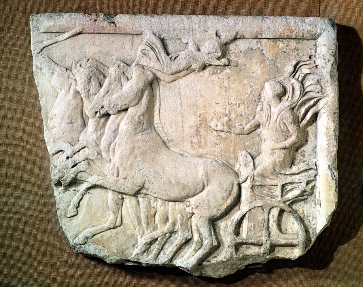 إغاثة نذرية لإحياء ذكرى انتصار في سباق عربة الخيول الأربعة في ألعاب Panathenaic (الرخام) بواسطة اليونانية