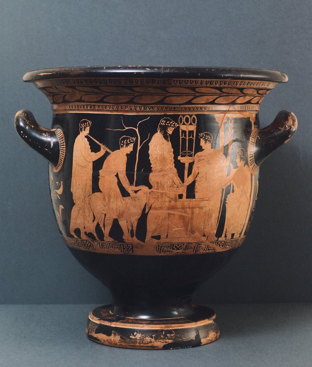Attic vase by Kleophon painter, 5th century BC (red pottery) بواسطة اليونانية