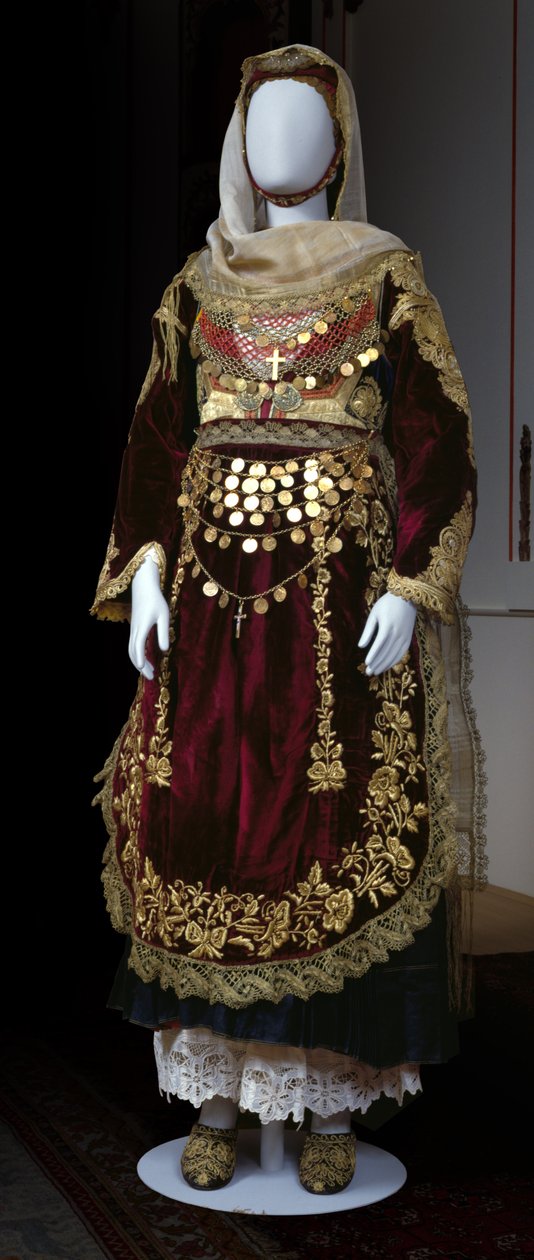 زي الزفاف من جزيرة سالامينا بواسطة المدرسة اليونانية