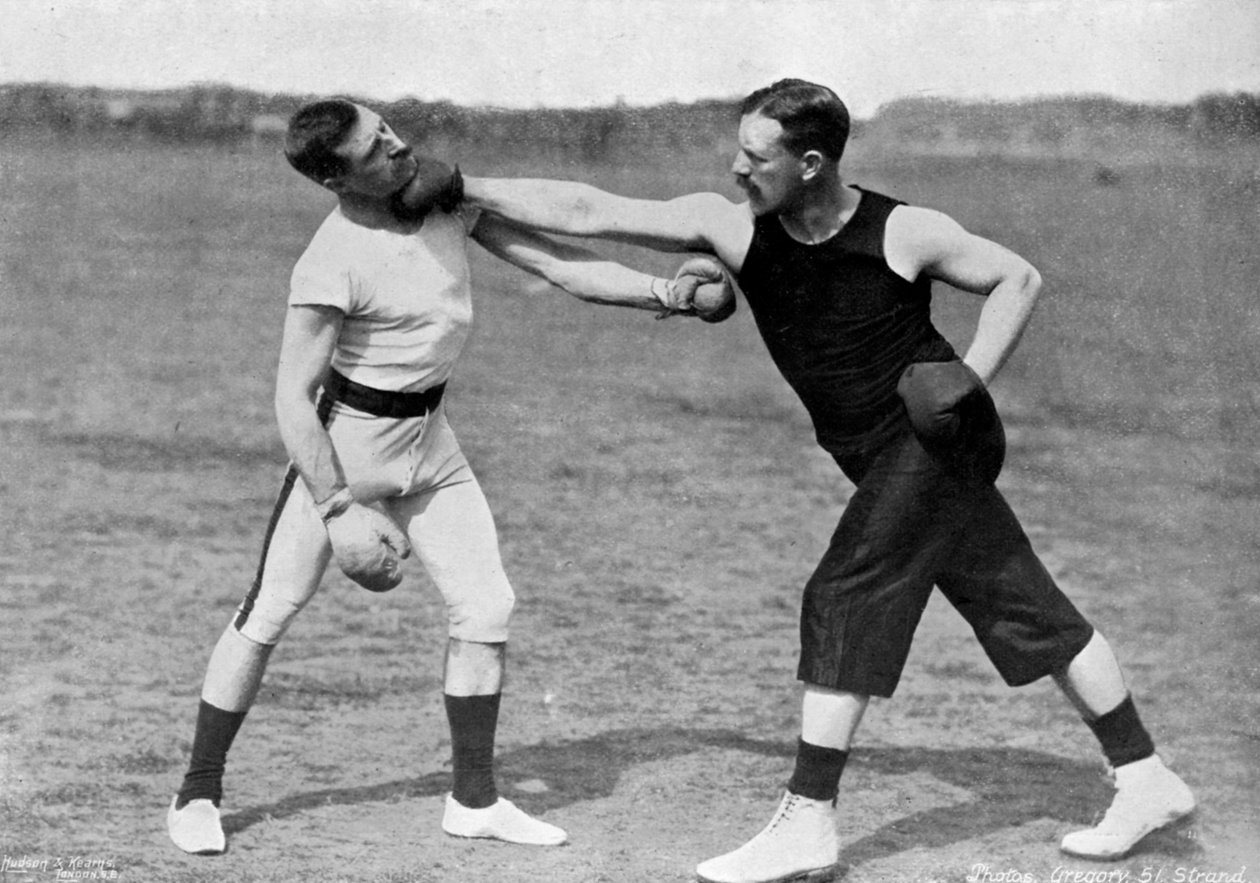 فن الملاكمة ، الأيمن تحت الذقن ، ألدرشوت ، هامبشاير ، 1896 بواسطة غريغوري وشركاه