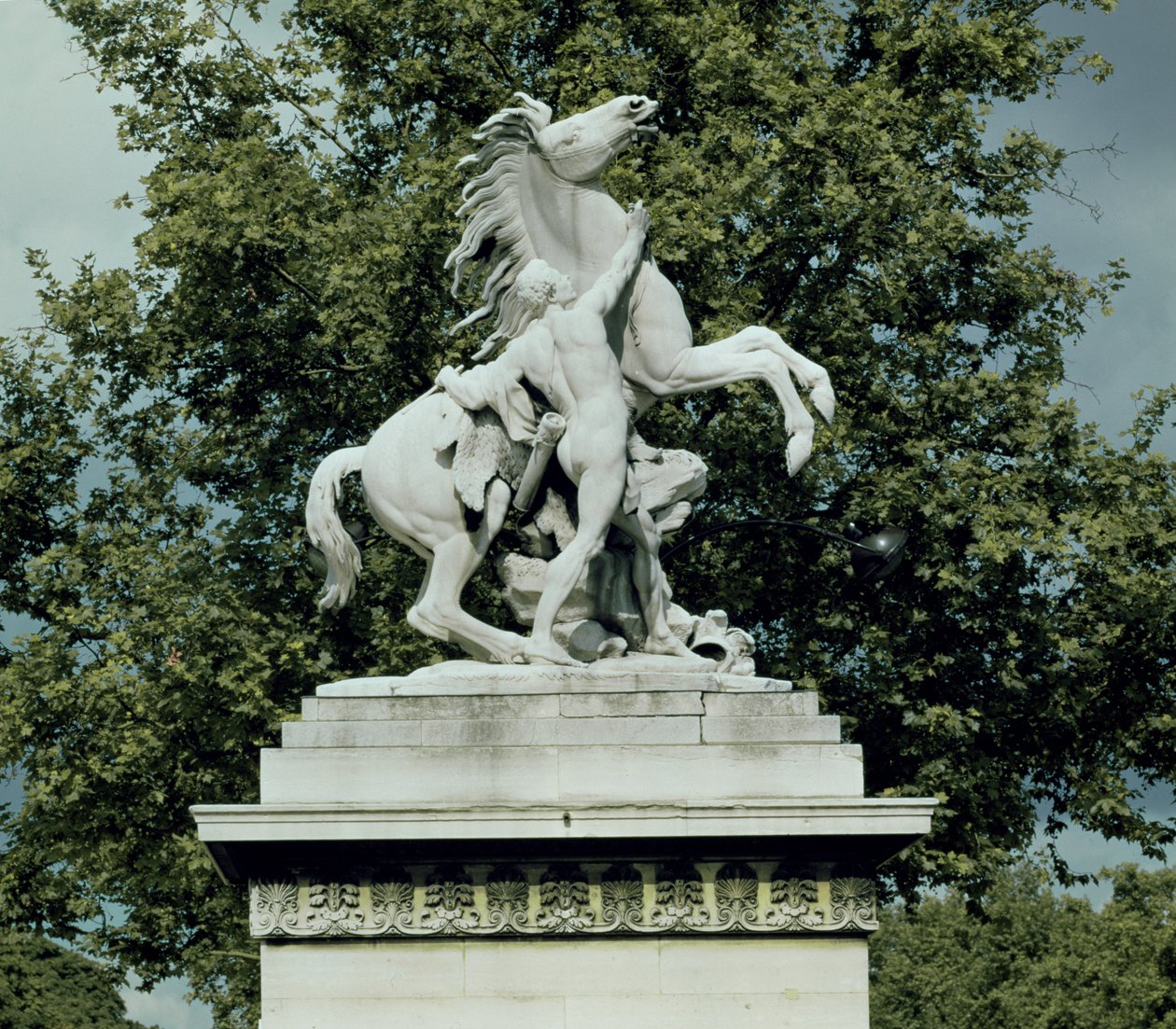 واحدة من "خيول مارلي" ، 1739-45 (رخام) بواسطة غيوم أنا كوستو