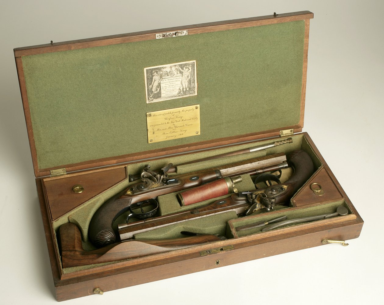زوج من مسدسات Flintlock Dueling مع العلبة والملحقات ، c.1780-1800 (وسائط مختلطة) بواسطة الأب مورتيمر وأولاده