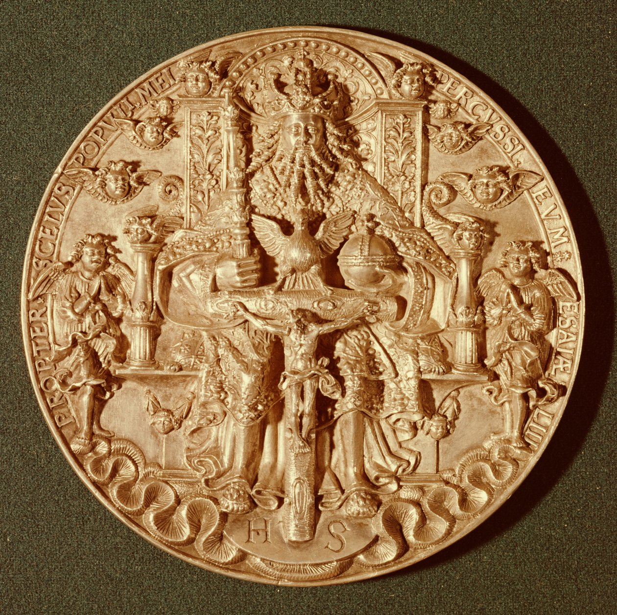 ميدالية الثالوث ، نسخة معدلة من الأصل صنع في 1544 الآن في Domschatz ، ترير (الذهب) بواسطة هانز راينهارت
