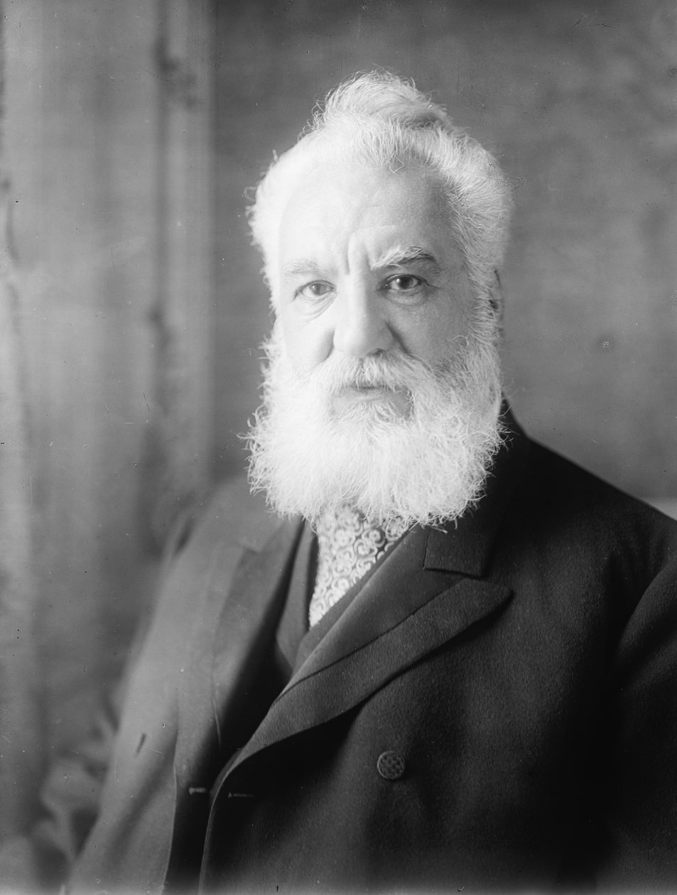 ألكسندر جراهام بيل (1847-1922) ، حوالي عام 1918 (صورة b / w) بواسطة هاريس وإوينج