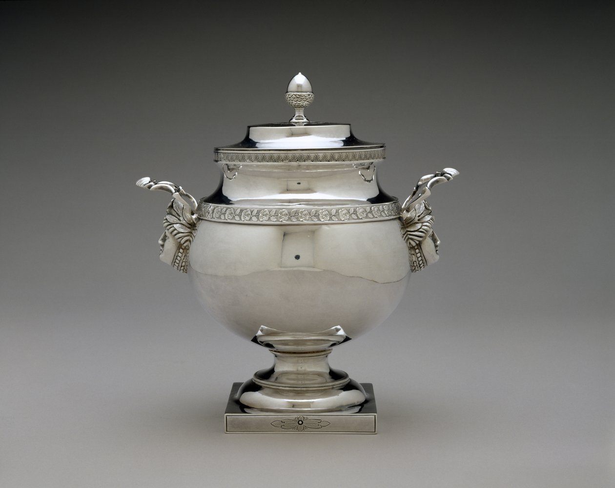 وعاء السكر ، ج. 1810-1835 (فضي) بواسطة هارفي لويس