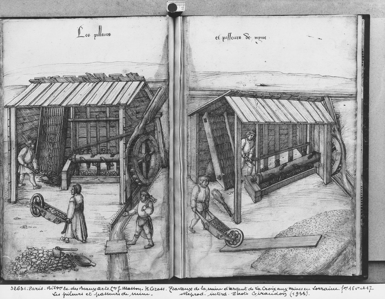 منجم الفضة في La Croix-aux-Mines ، Lorraine ، fol.16v and fol.17r ، سحق وغسل الخام ، c.1530 (قلم وحبر مع مرحاض على ورق) بواسطة هاينريش غروس أو غروف