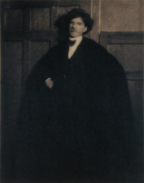 صورة لألفريد ستيغليتز (1864-1946) (صورة بالأبيض والأسود) بواسطة هاينريش كون