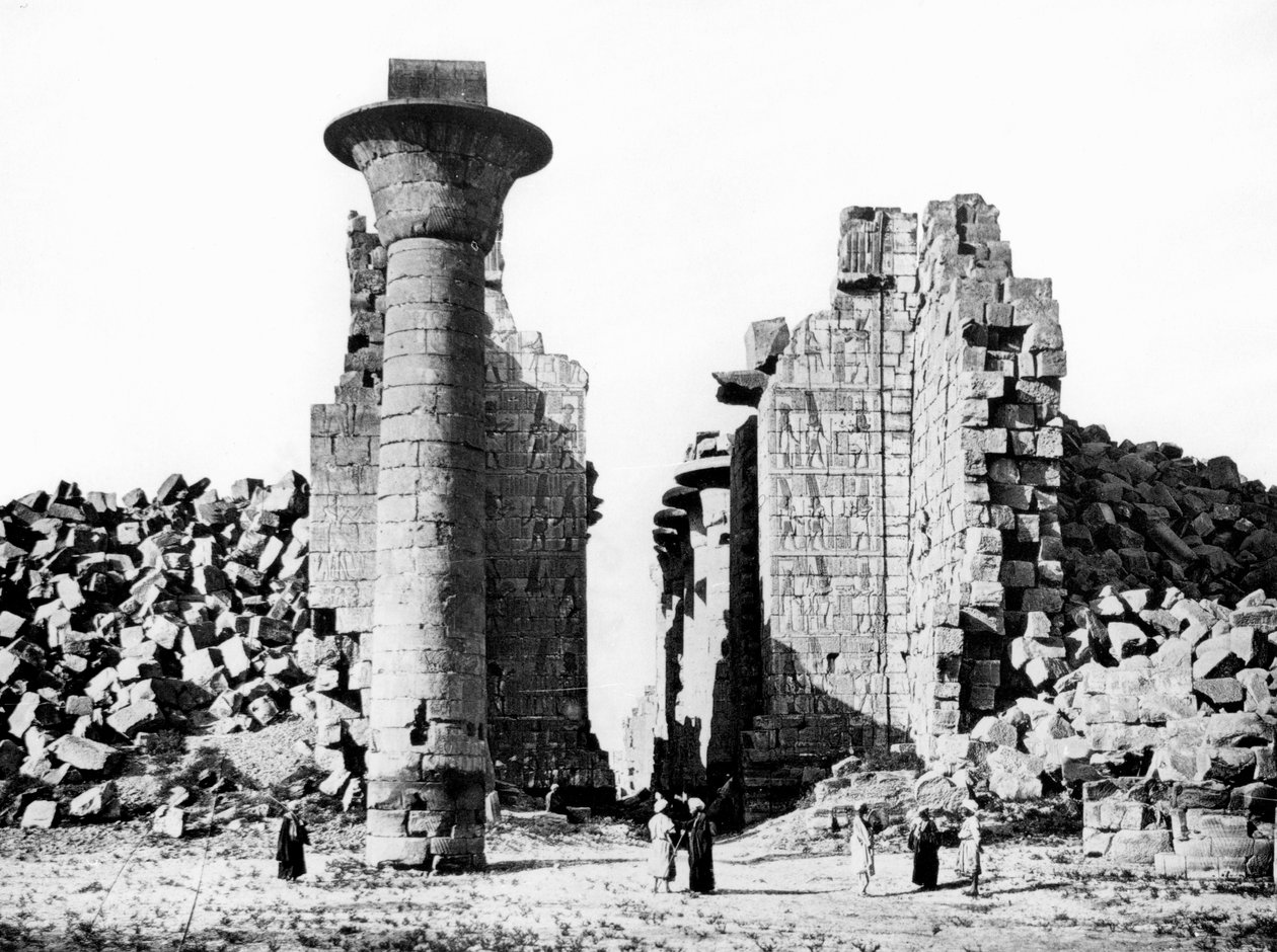عمود وآثار ، النوبة ، مصر ، 1887 بواسطة جورج هنري بشارد