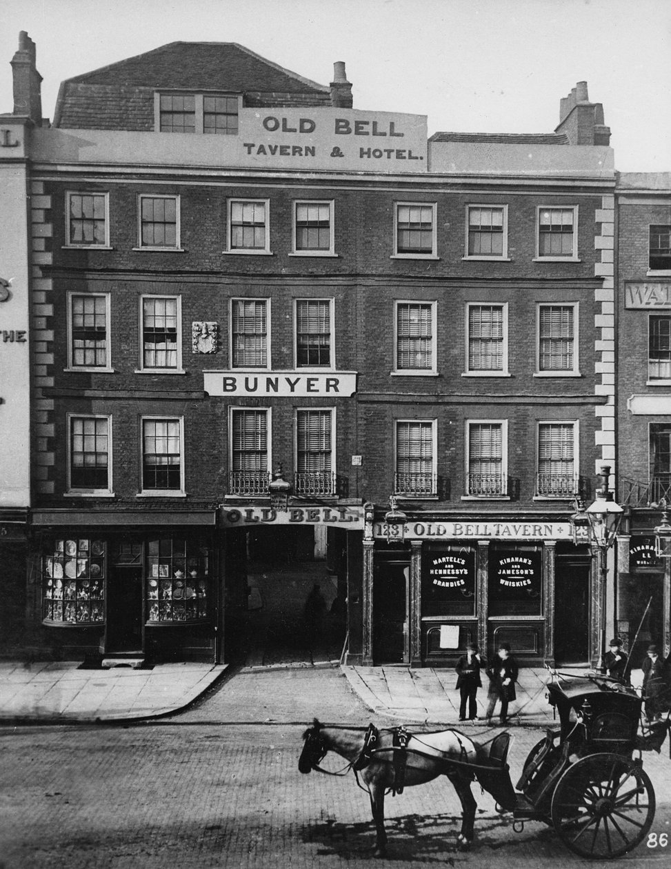 The Old Bell Inn ، هاي هولبورن ، c.1884 بواسطة هنري ديكسون