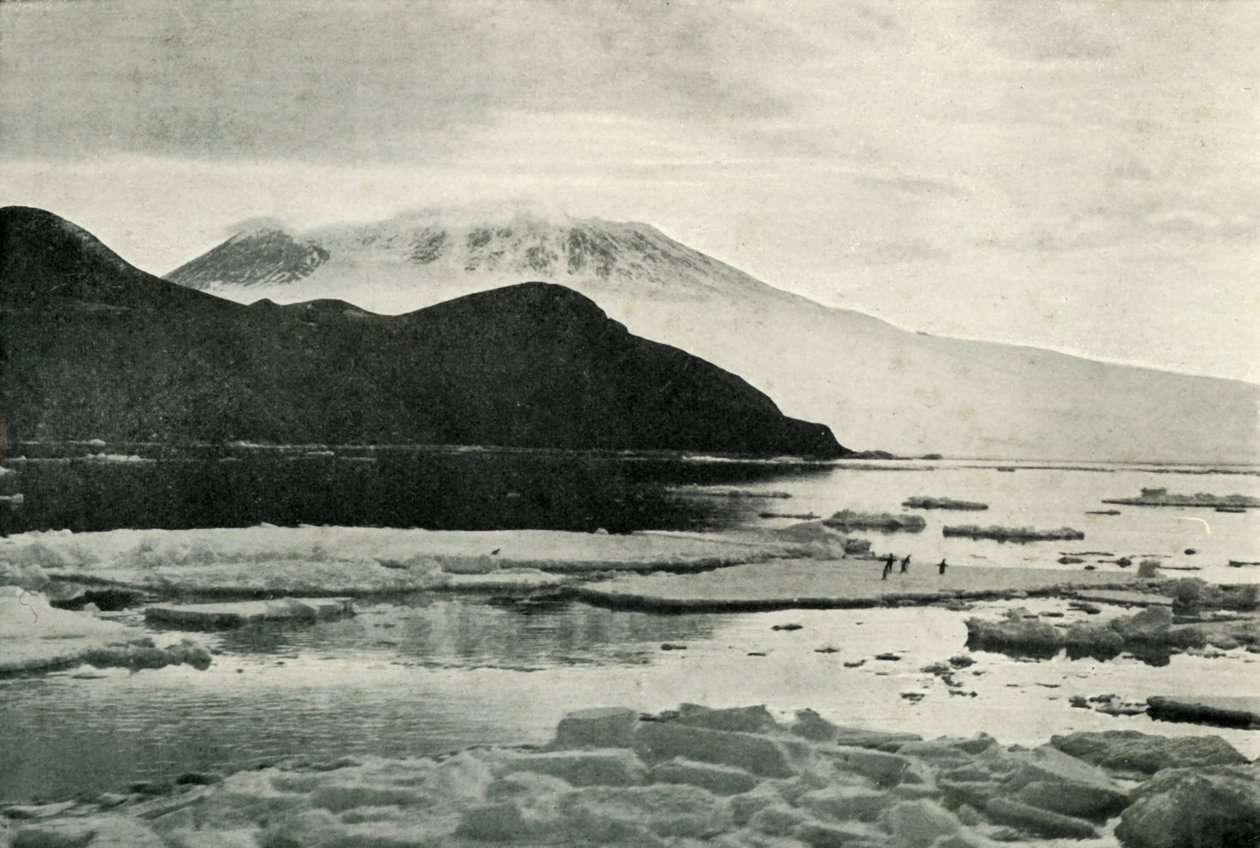 دخول صوت ماكموردو - كيب بيرد وجبل إيريبوس ، c19101913 ، 1913 بواسطة هربرت بونتينج