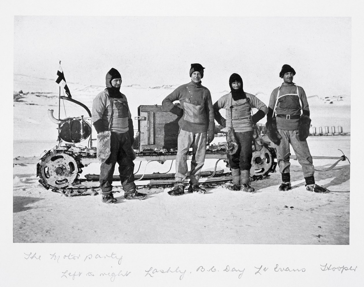 Motor Party - من اليسار إلى اليمين: Lashly و Day و Evans و Hooper "من" Scott&39;s Last Expedition " بواسطة هربرت بونتينج