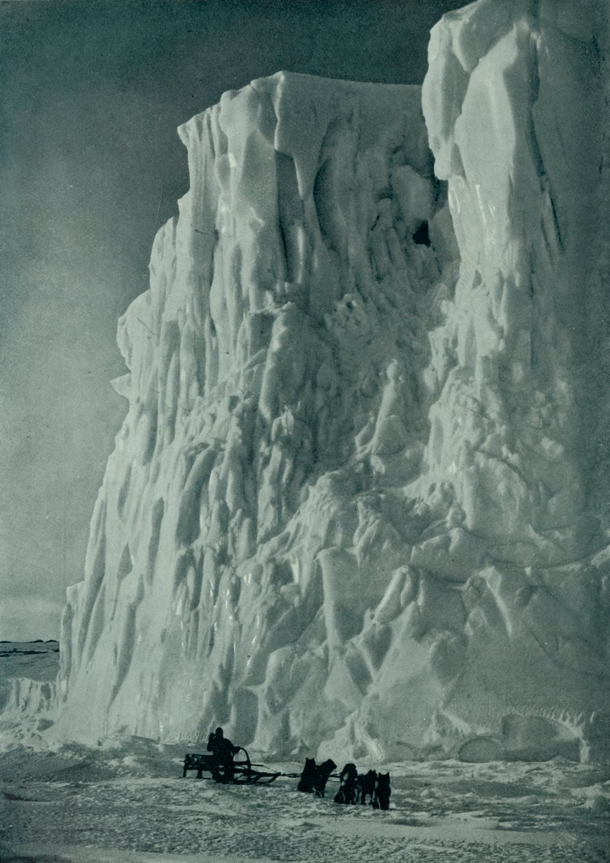The Point of the Barne Glacier، c19101913، 1913 بواسطة هربرت بونتينج