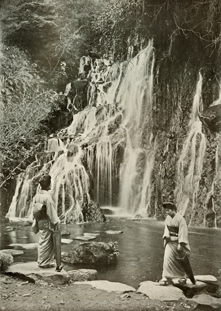 شلال الجواهر المتساقطة في يوموتو ، 1910. بواسطة هربرت بونتينج