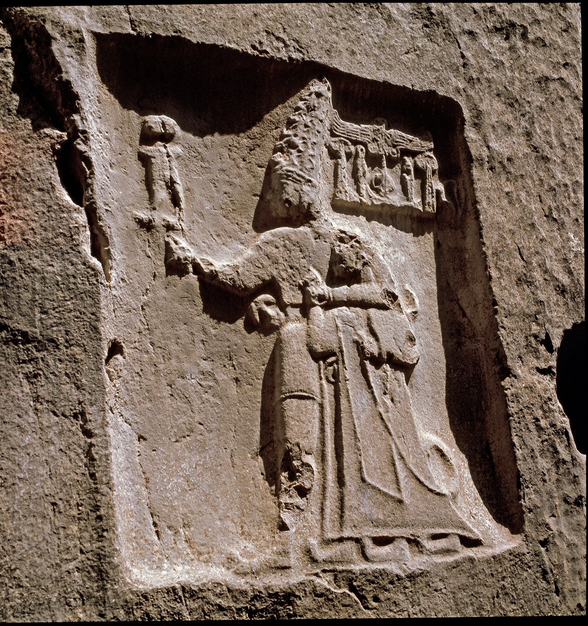 الملك تداليا يحمي من قبل إله (إرتفاع منخفض حوالي 1250-1220 قبل الميلاد) بواسطة الحيثي