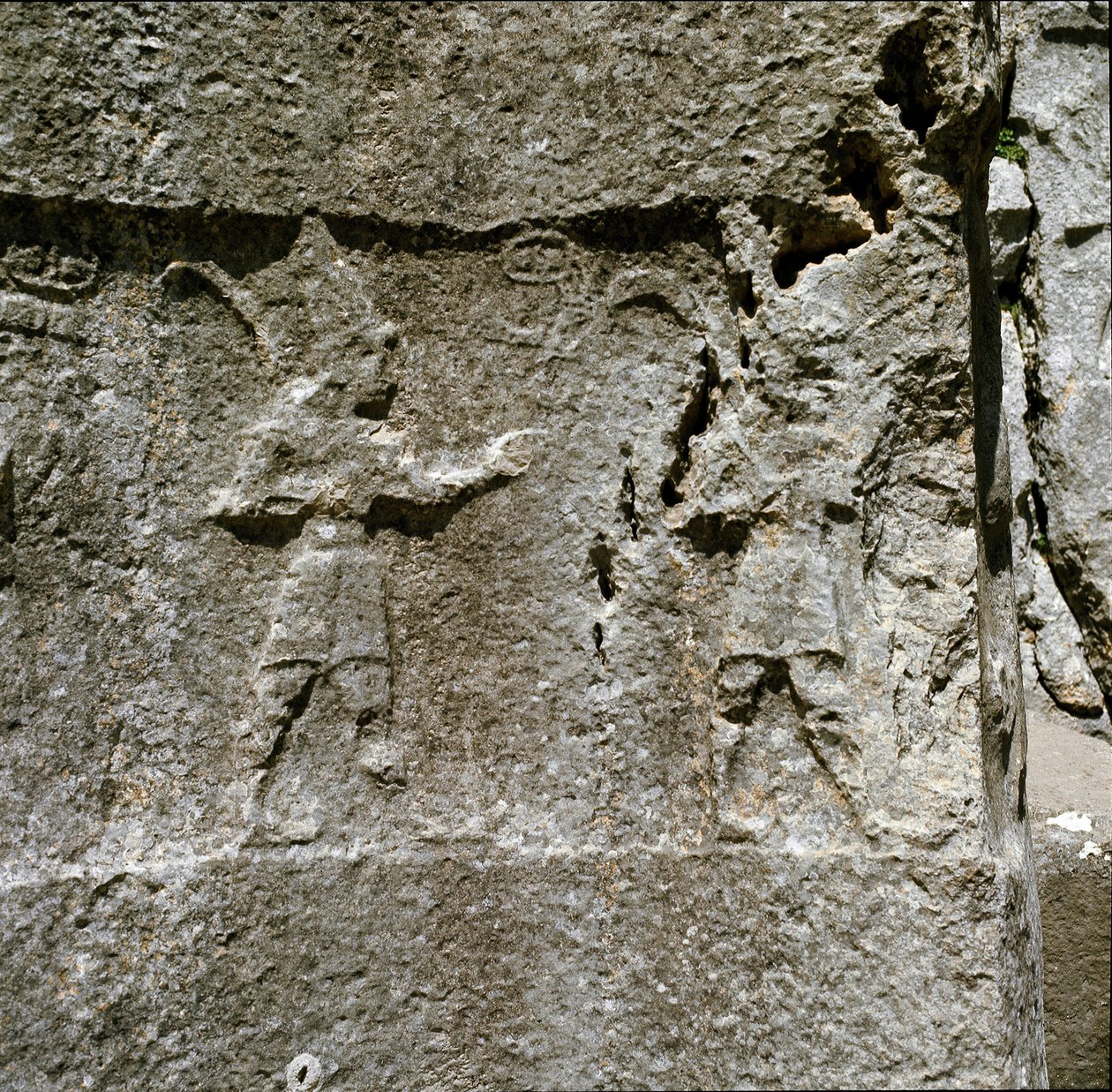 إغاثة منخفضة مع حرفين. حوالي 1250-1220 ق. بواسطة الحيثي