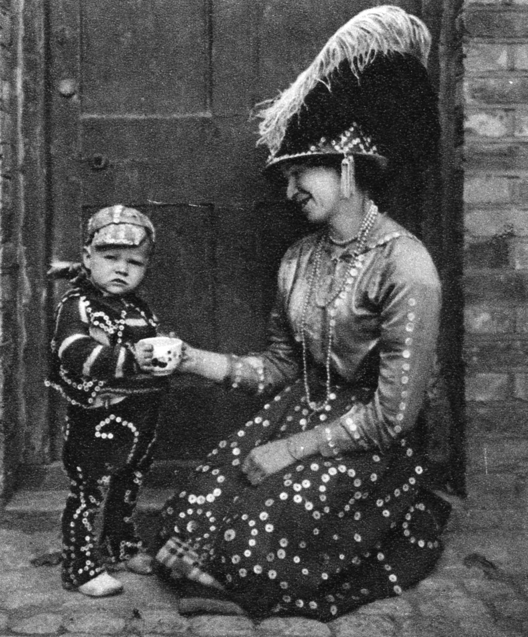 لؤلؤي كوين و لؤلؤي برينس ، لندن ، 1926-1927 بواسطة هوب