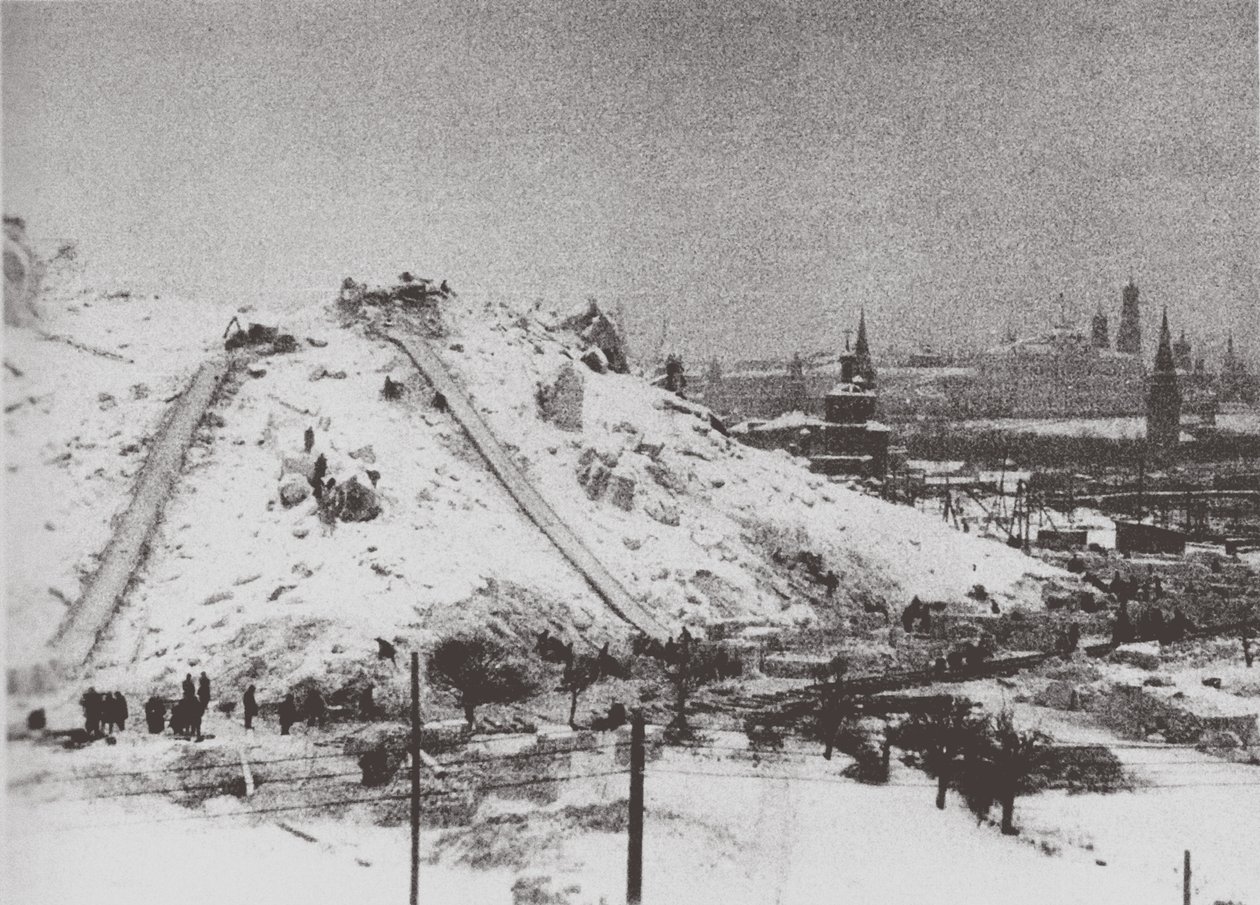 هدم كاتدرائية المسيح المخلص في موسكو عام 1931 بواسطة ايليا ارنولدوفيتش ايلف