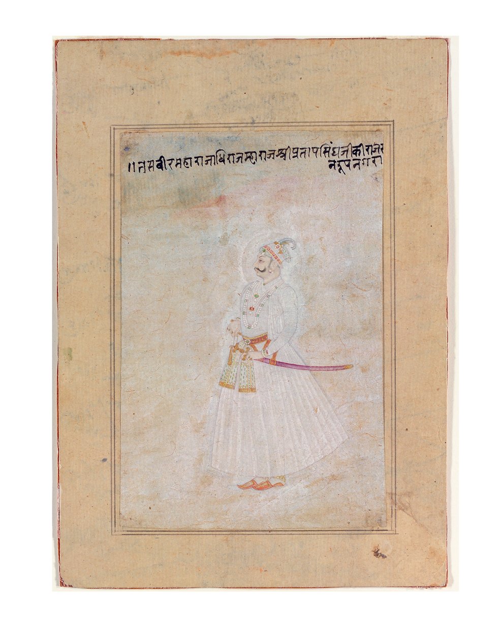 بورتريه حاكم راجبوت ، قائم ، c.1770 (مرحاض غير شفاف وذهب على ورق) بواسطة المدرسة الهندية